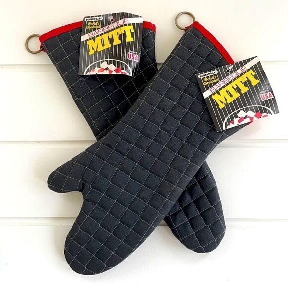 Grilling Barbecue Quilted Oven Mitts New With Tags - Picture 1 of 5